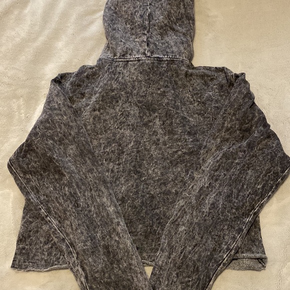 Cropped Band Hoodie - Picture 5 of 5